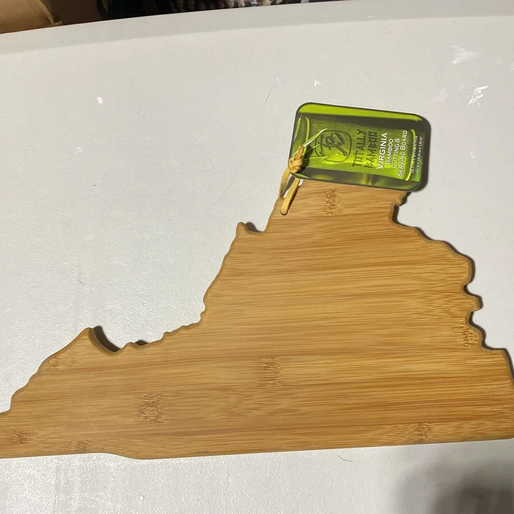 Totally Bamboo Virginia Cutting and Serving Board NWT